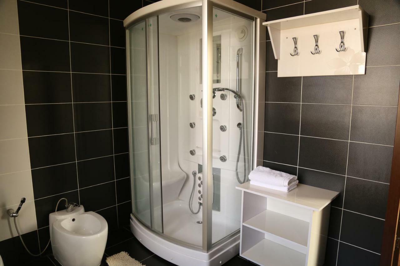 Elite House Hotell Bisjkek Eksteriør bilde